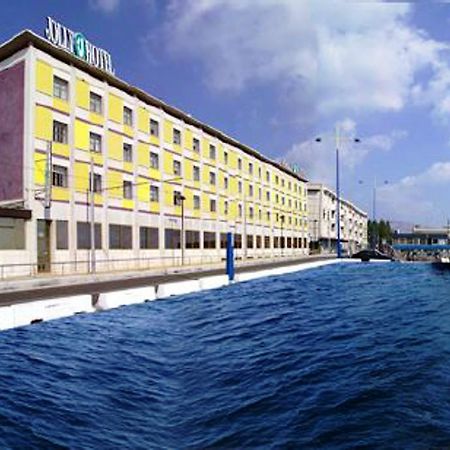 Hotel Dello Stretto مسينا المظهر الخارجي الصورة